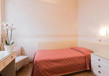 Du Parc מלון 3*
